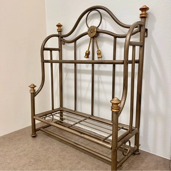 Vintage metal 2 tier wall table shelf gold brass tones tassels gorgeous like new - Picture 3 of 15